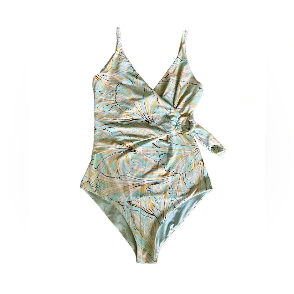 Diane Von Furstenberg stunning dvf
